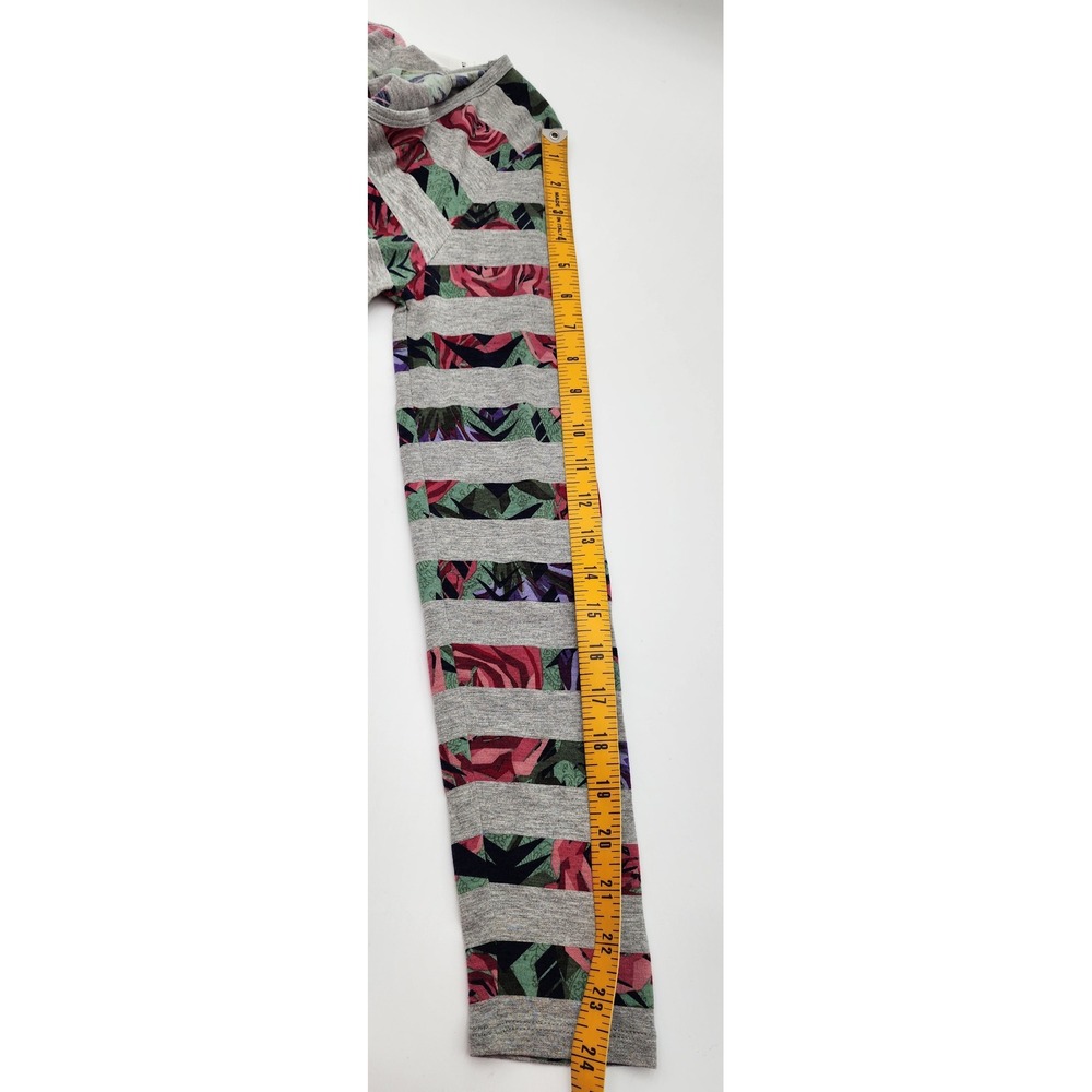 LuLaRoe‎ Gray Rose Floral Stripe Long Sleeve Scoop Neck Top Shirt Size S - Picture 7 of 8